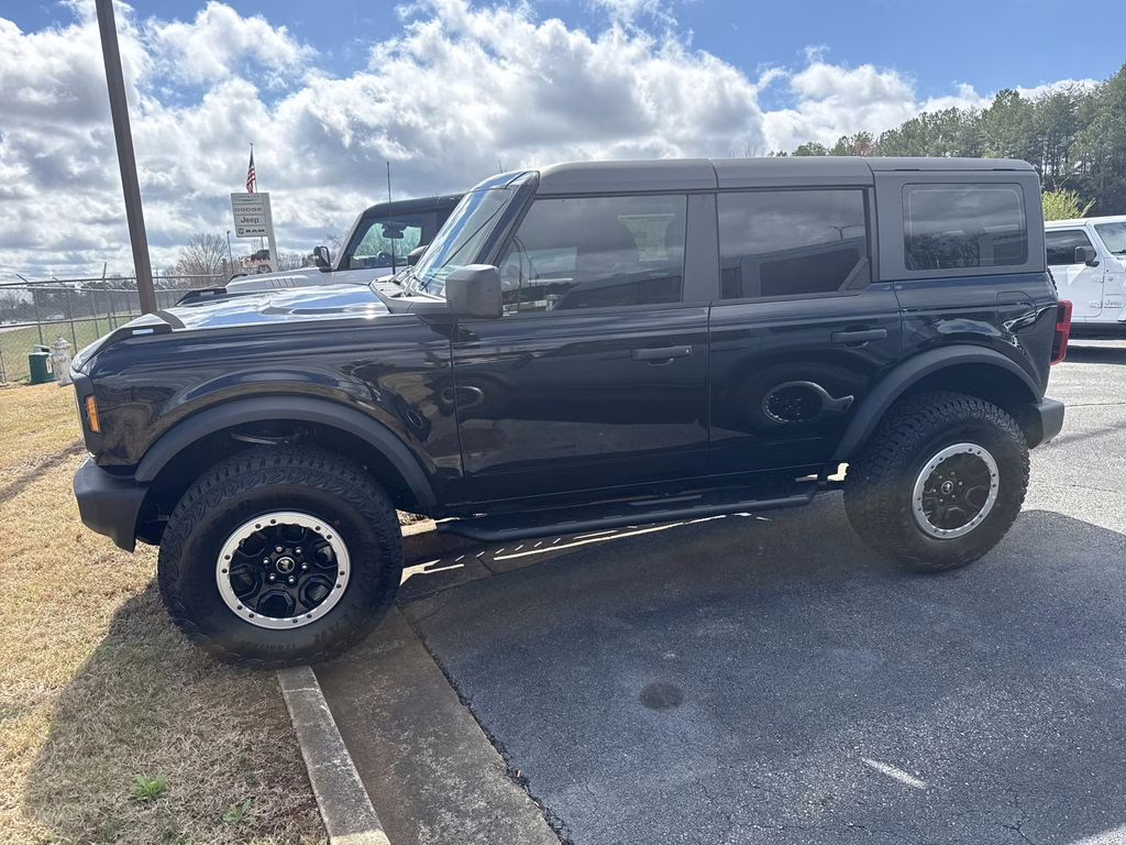 2025 Shadow Black Ford Bronco Base 4X4 SUV