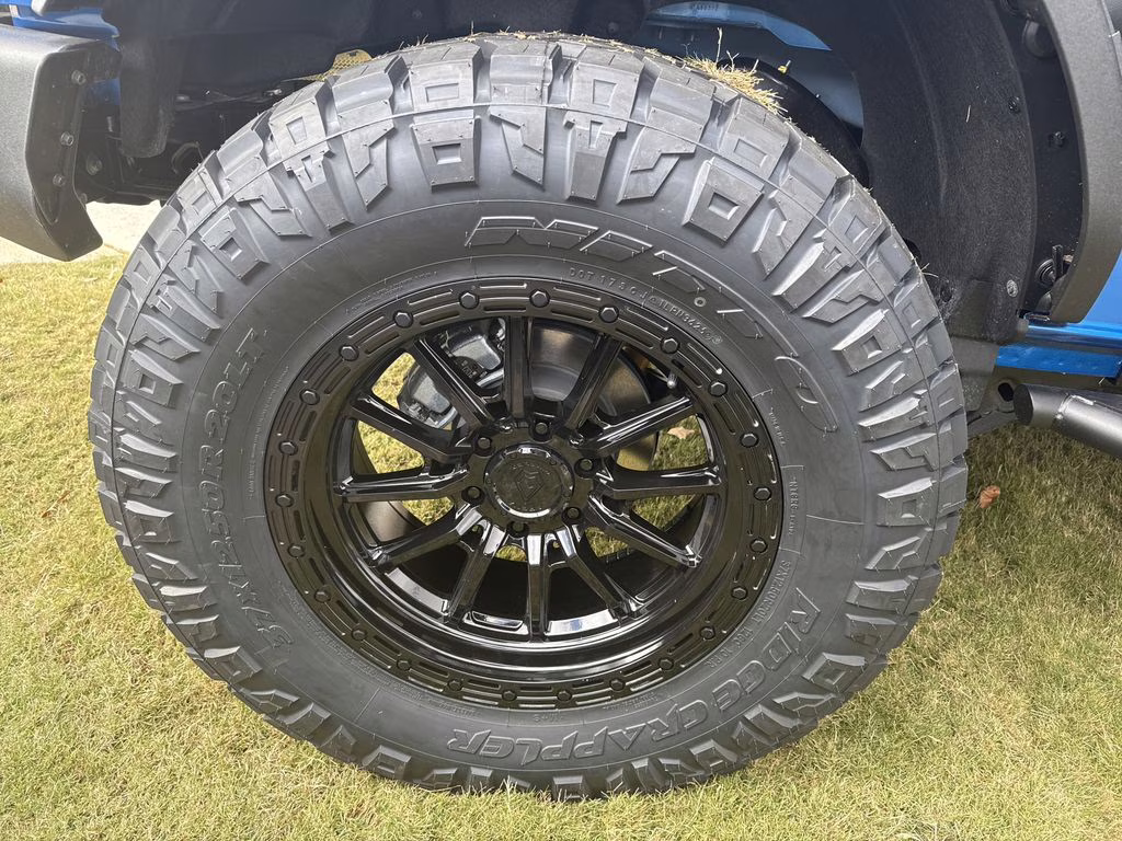 2025 Velocity Blue Metallic Ford Bronco Base 4X4 SUV