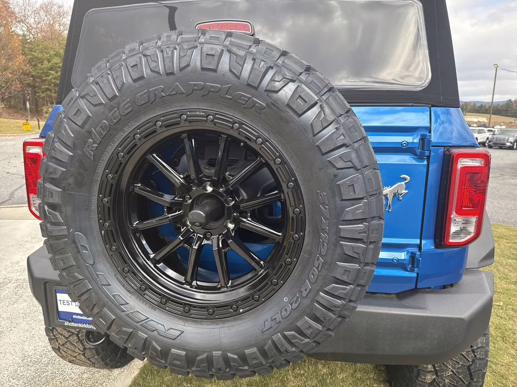 2025 Velocity Blue Metallic Ford Bronco Base 4X4 SUV