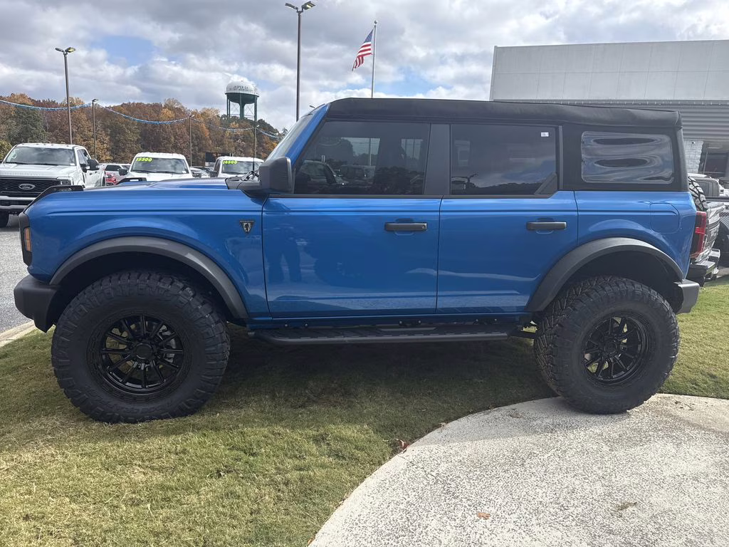 2025 Velocity Blue Metallic Ford Bronco Base 4X4 SUV