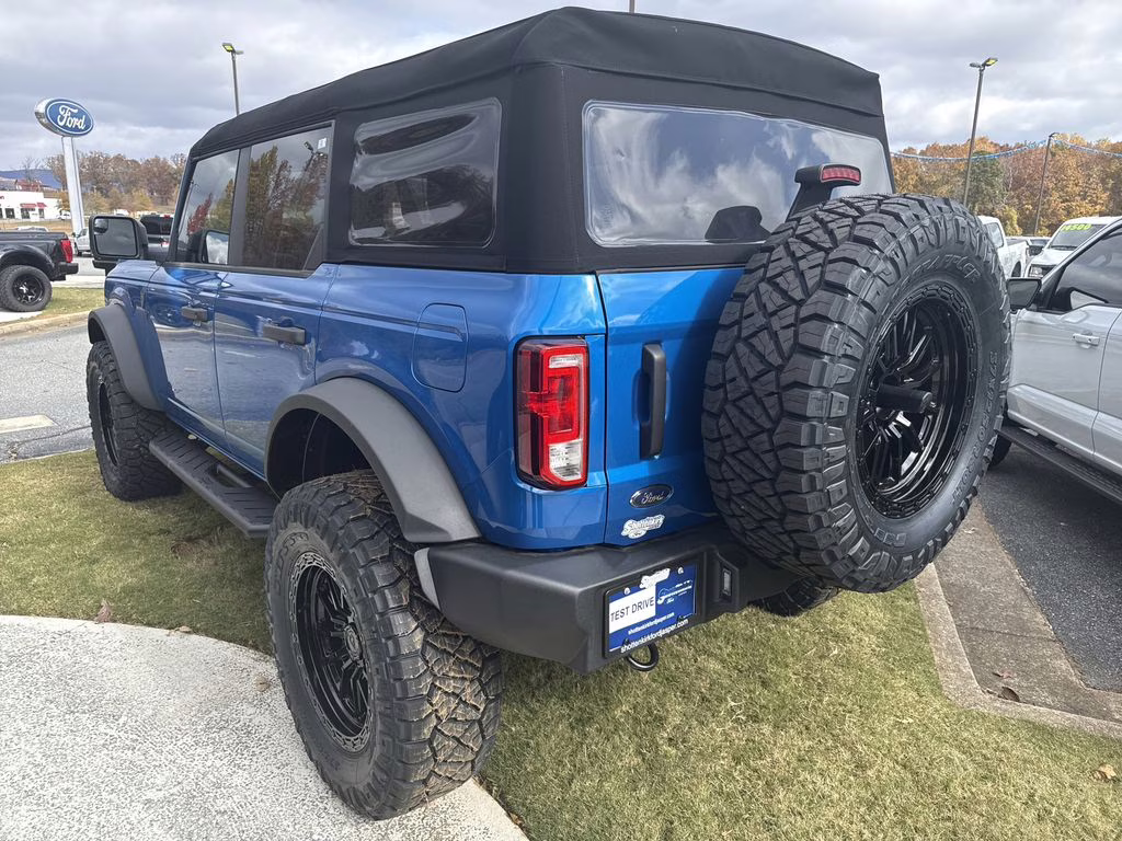 2025 Velocity Blue Metallic Ford Bronco Base 4X4 SUV