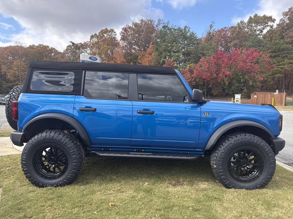 2025 Velocity Blue Metallic Ford Bronco Base 4X4 SUV
