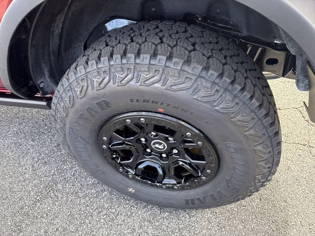 2025 Ruby Red Metallic Tinted Clearcoat Ford Bronco Big Bend 4X4 SUV