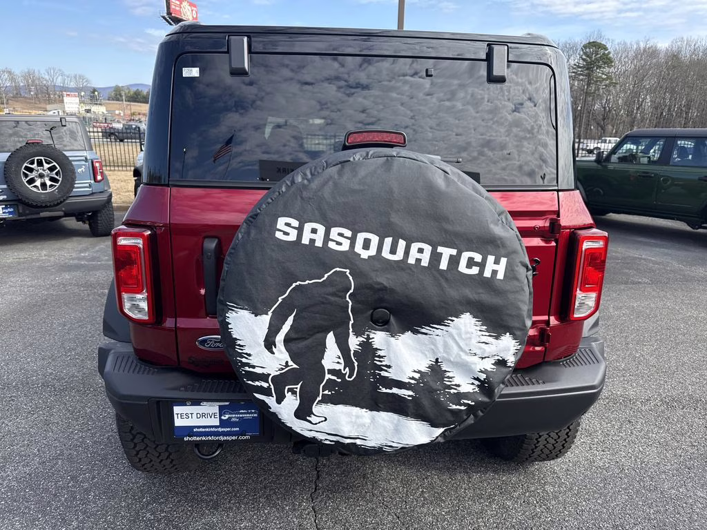 2025 Ruby Red Metallic Tinted Clearcoat Ford Bronco Big Bend 4X4 SUV