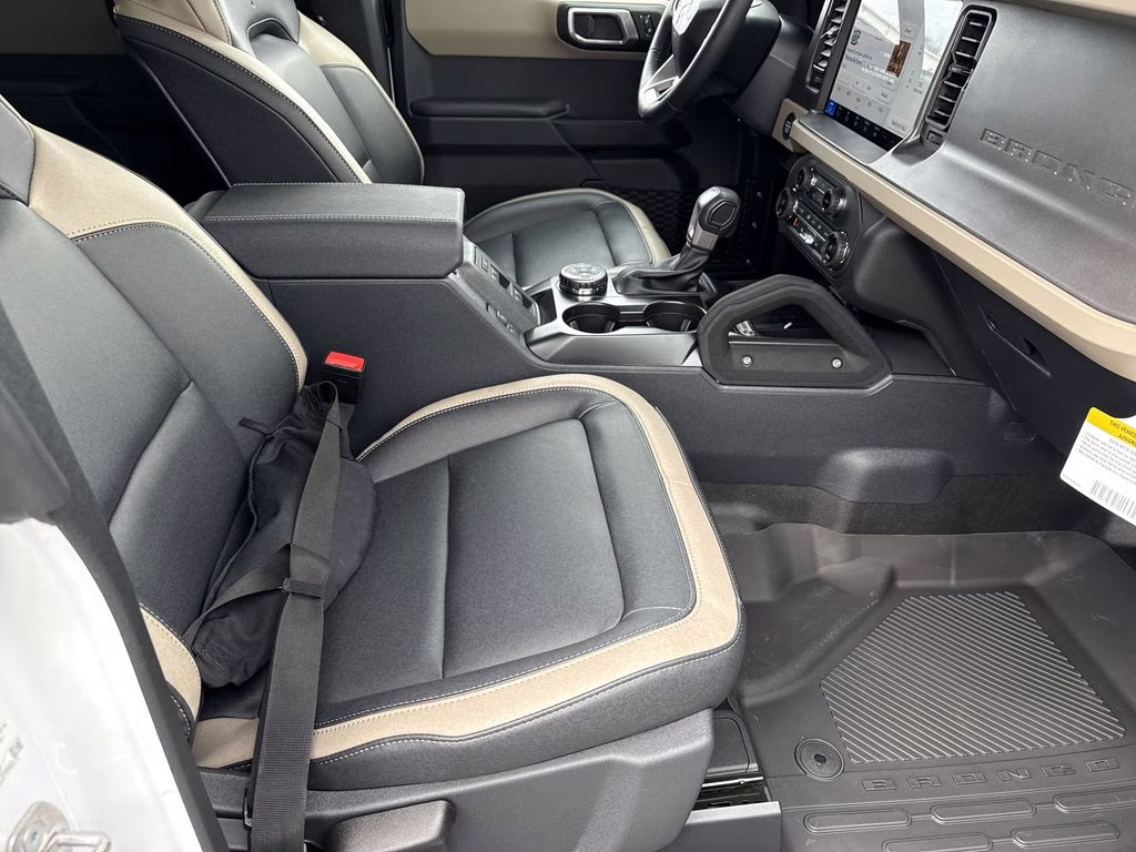 2025 Oxford White Ford Bronco Big Bend 4X4 SUV