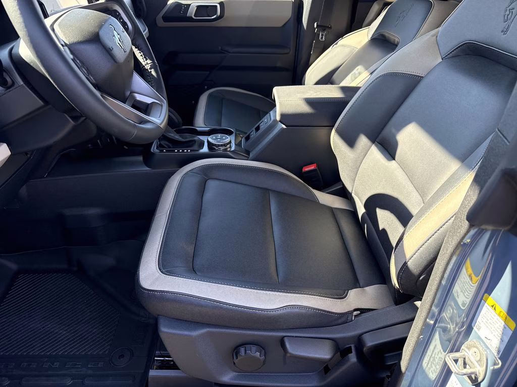 2025 Azure Gray Metallic Tri-Coat Ford Bronco Big Bend 4X4 SUV