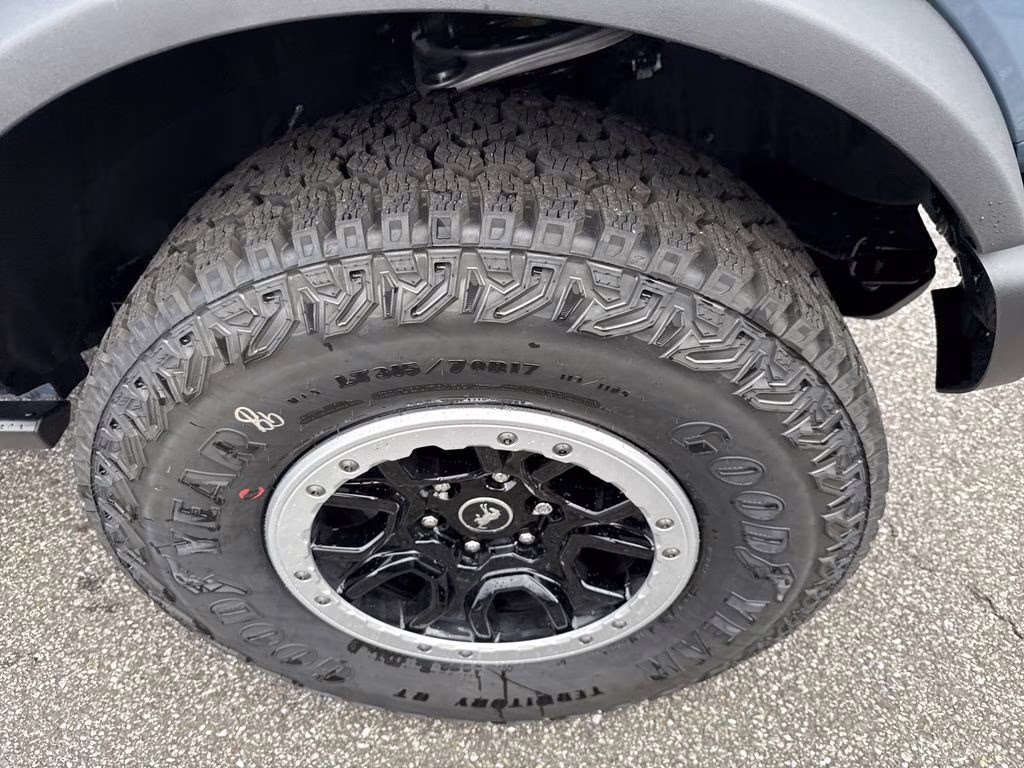 2025 Azure Gray Metallic Tri-Coat Ford Bronco Big Bend 4X4 SUV