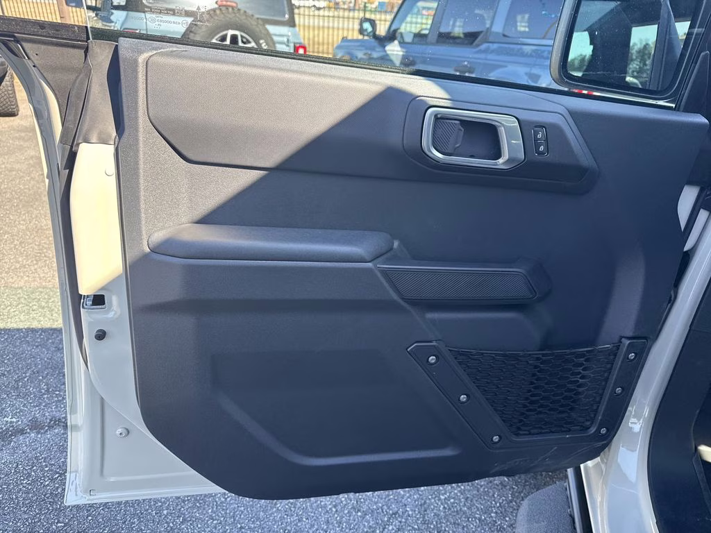 2025 Desert Sand Ford Bronco Big Bend 4X4 SUV