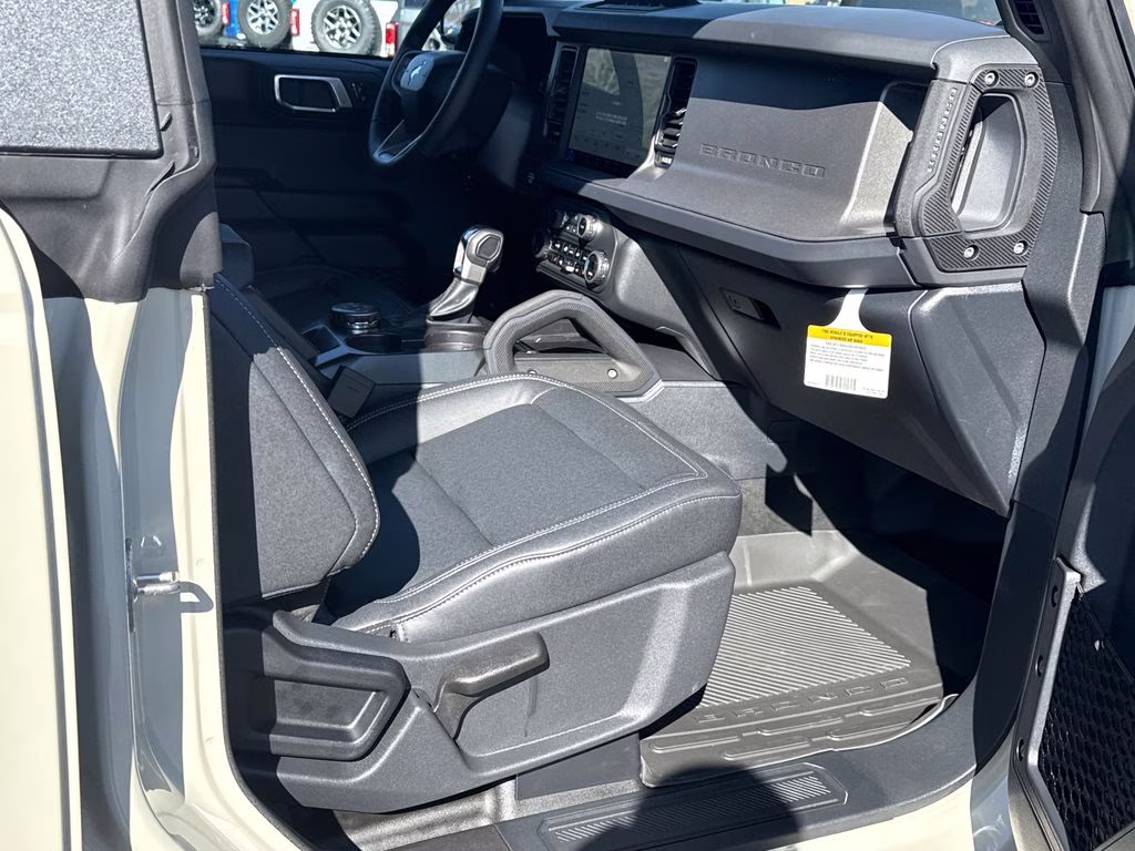 2025 Desert Sand Ford Bronco Big Bend 4X4 SUV