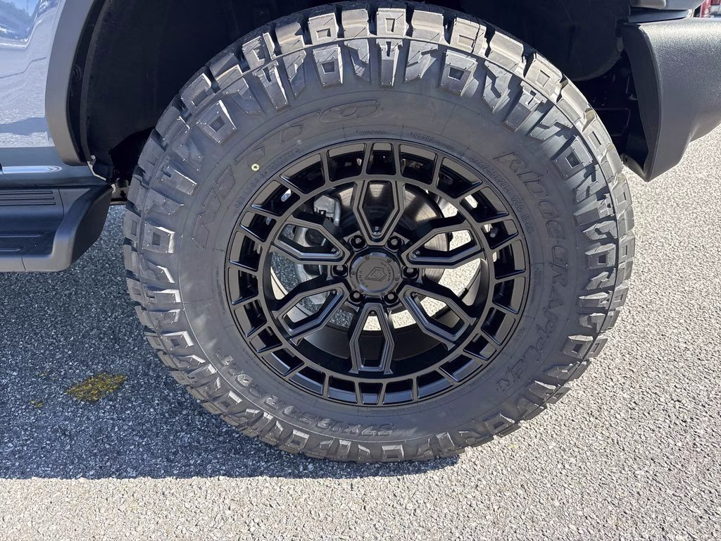 2025 Azure Gray Metallic Tri-Coat Ford Bronco Outer Banks 4X4 SUV