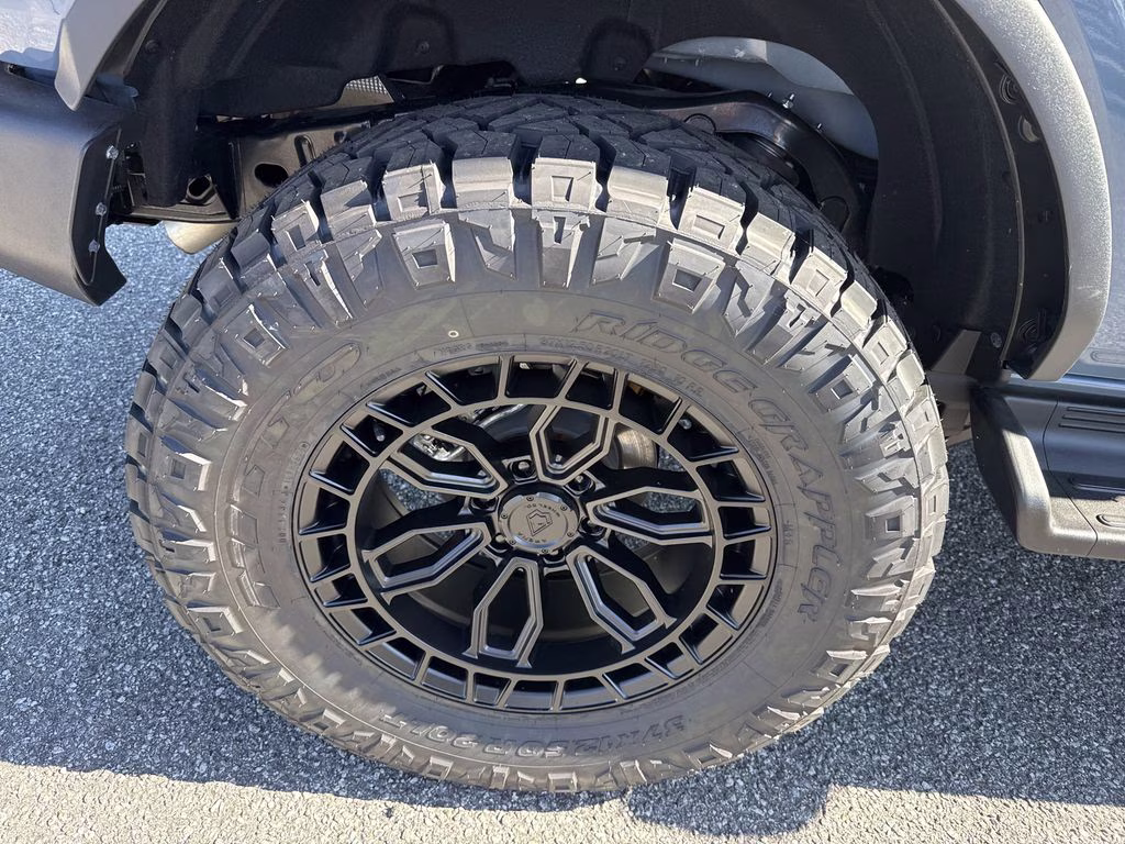 2025 Azure Gray Metallic Tri-Coat Ford Bronco Outer Banks 4X4 SUV