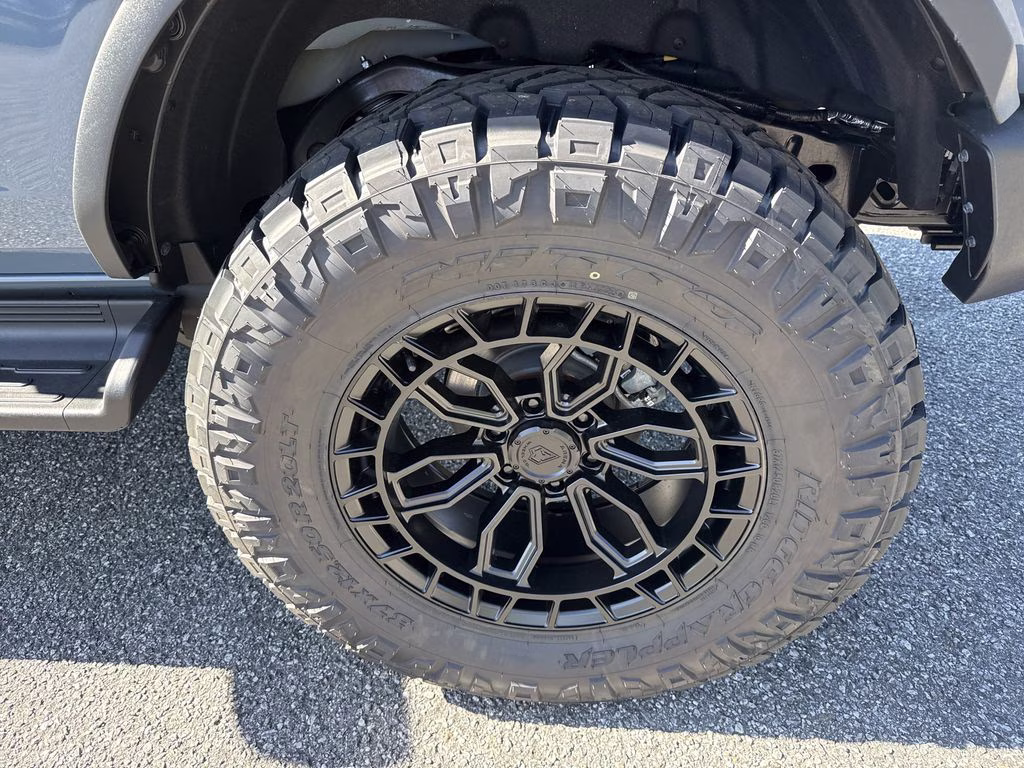 2025 Azure Gray Metallic Tri-Coat Ford Bronco Outer Banks 4X4 SUV