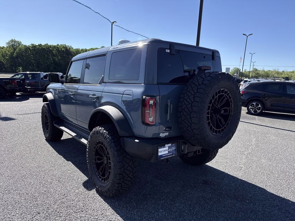 2025 Azure Gray Metallic Tri-Coat Ford Bronco Outer Banks 4X4 SUV