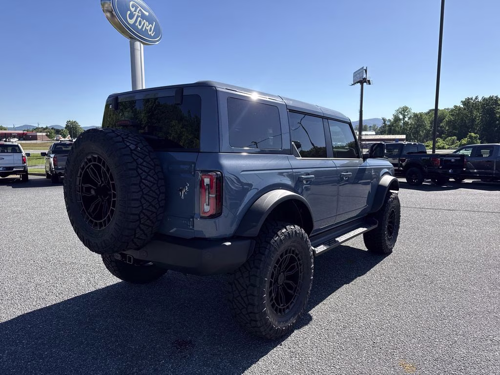 2025 Azure Gray Metallic Tri-Coat Ford Bronco Outer Banks 4X4 SUV