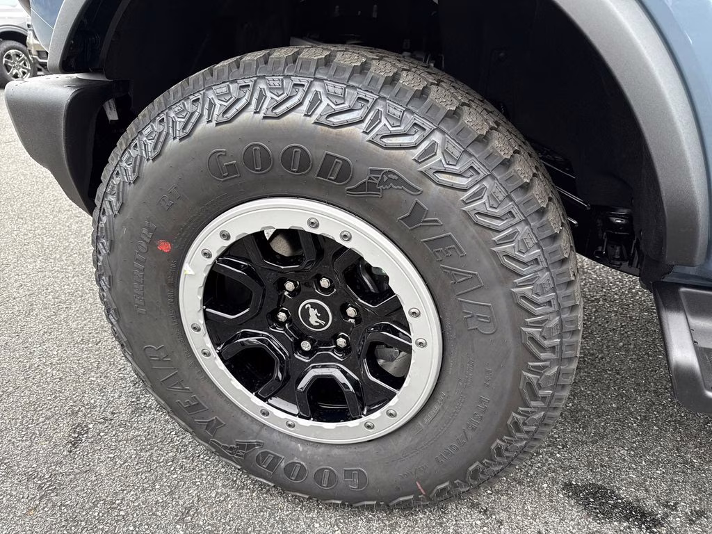 2025 Azure Gray Metallic Tri-Coat Ford Bronco Outer Banks 4X4 SUV