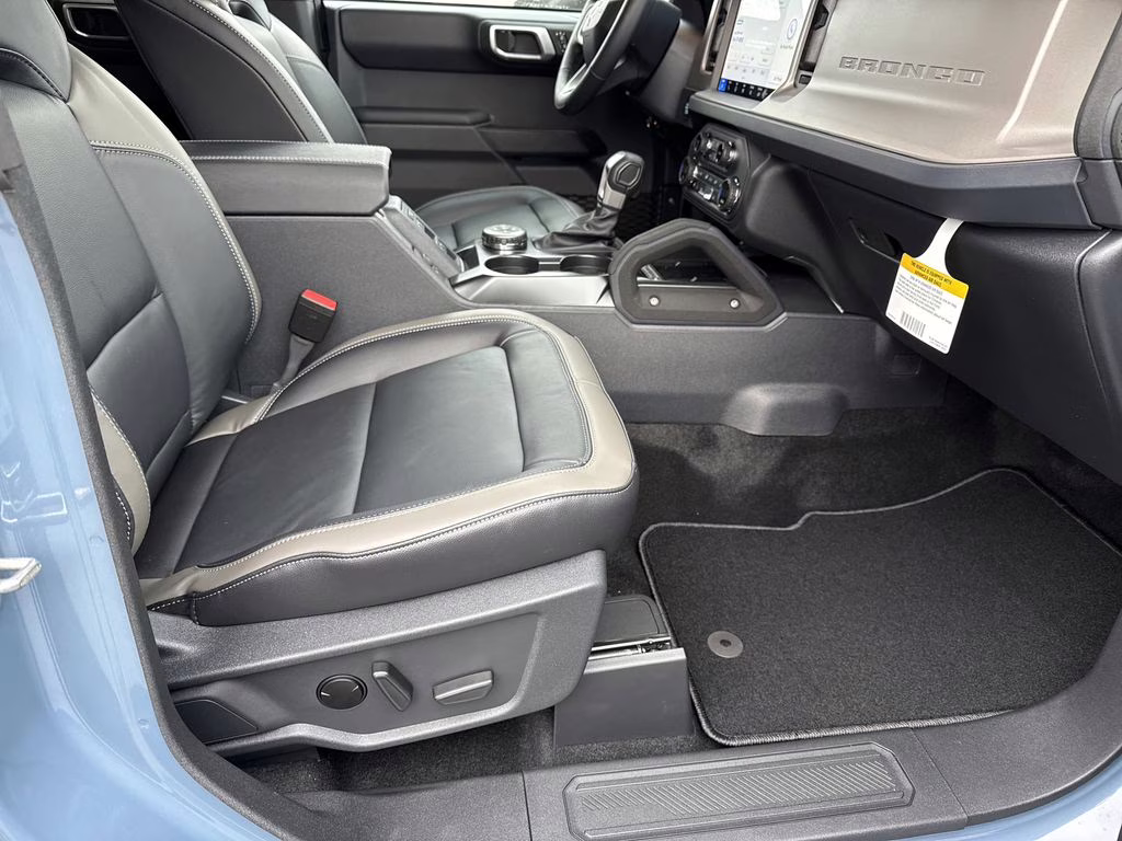 2025 Azure Gray Metallic Tri-Coat Ford Bronco Outer Banks 4X4 SUV