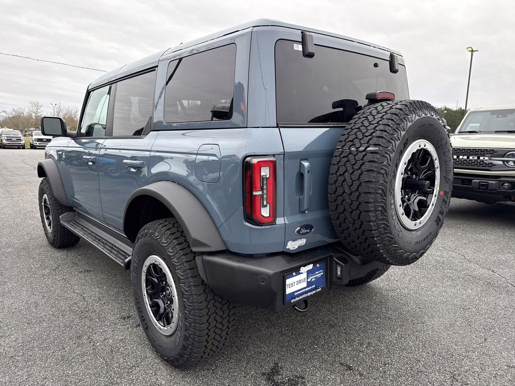 2025 Azure Gray Metallic Tri-Coat Ford Bronco Outer Banks 4X4 SUV