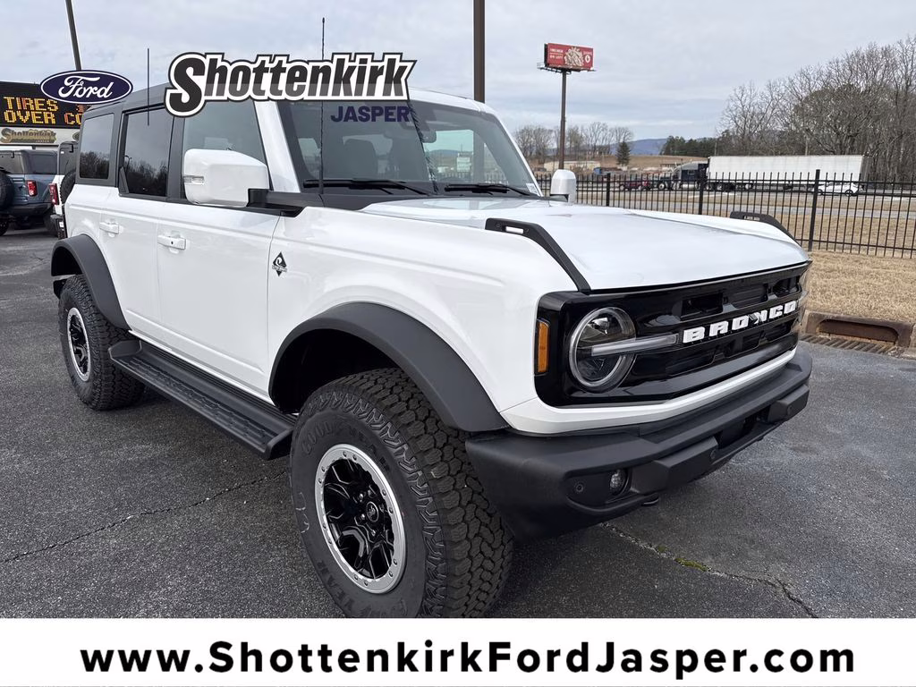 2025 Oxford White Ford Bronco Outer Banks 4X4 SUV