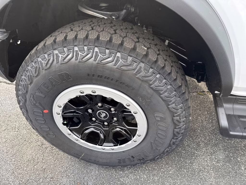 2025 Oxford White Ford Bronco Outer Banks 4X4 SUV