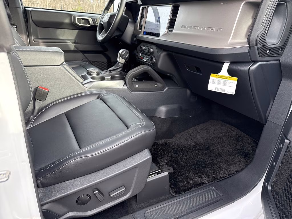 2025 Oxford White Ford Bronco Outer Banks 4X4 SUV