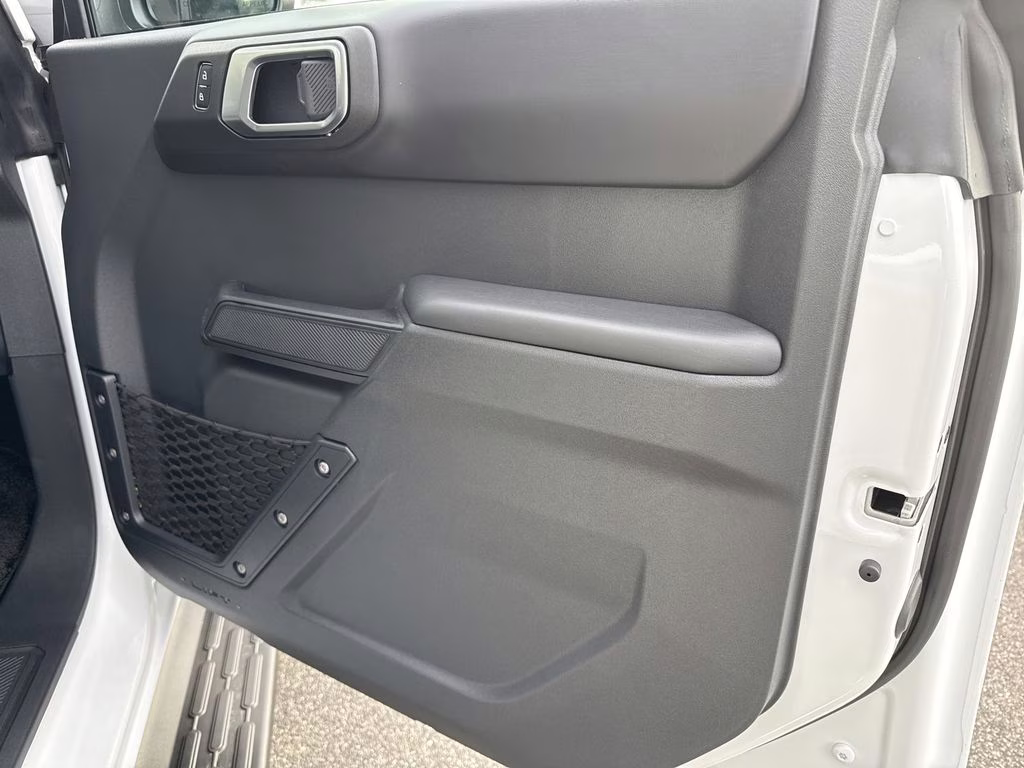 2025 Oxford White Ford Bronco Outer Banks 4X4 SUV