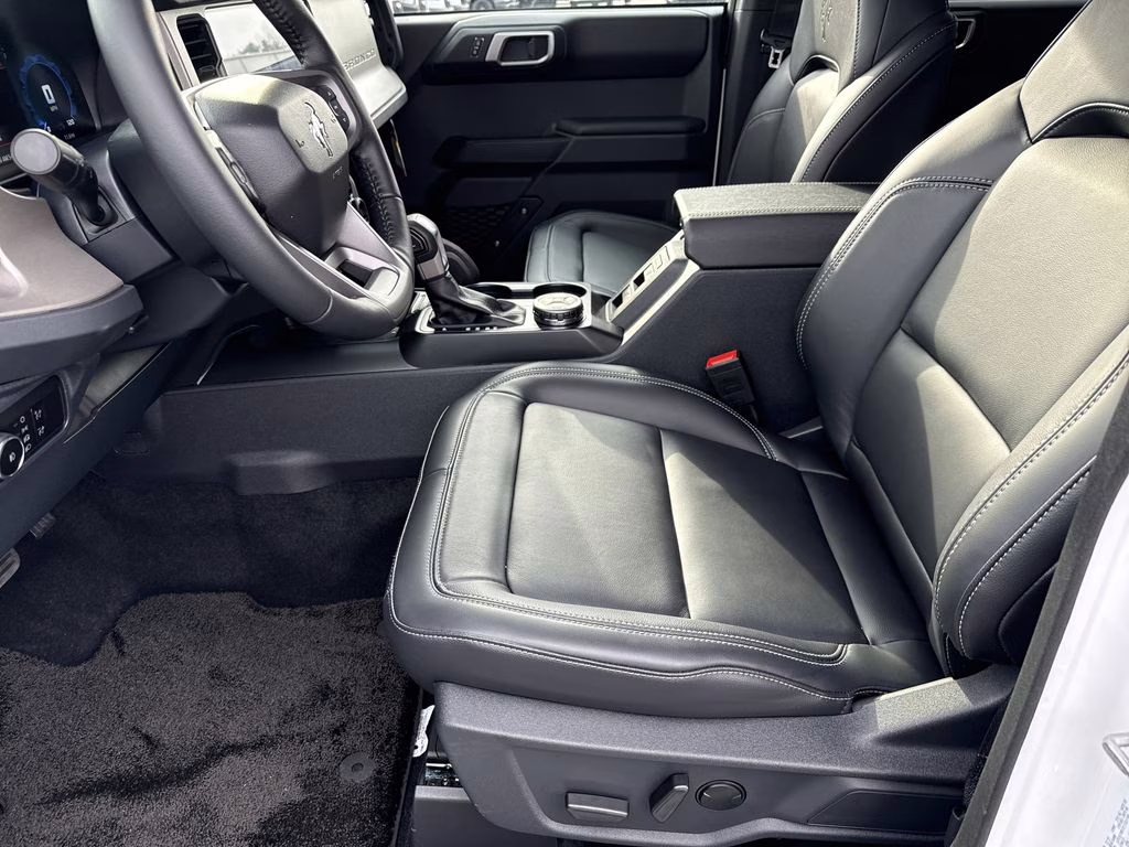 2025 Oxford White Ford Bronco Outer Banks 4X4 SUV