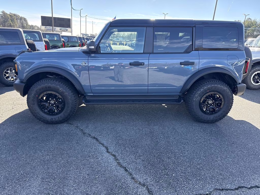 2025 Azure Gray Metallic Tri-Coat Ford Bronco Outer Banks 4X4 SUV