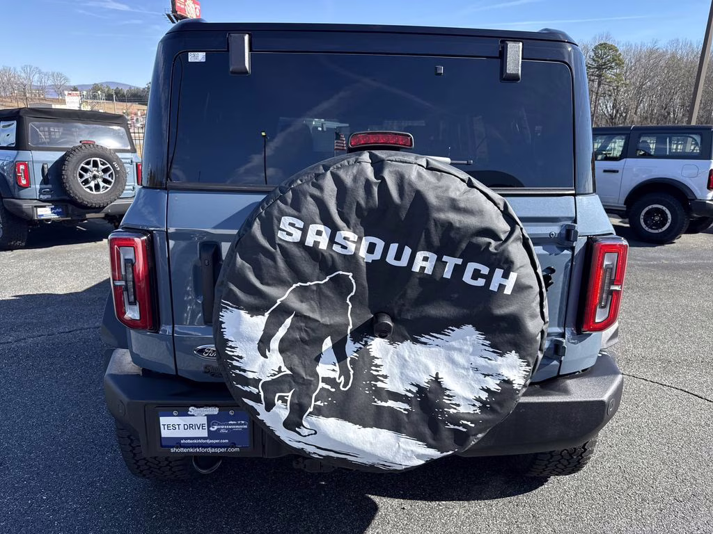 2025 Azure Gray Metallic Tri-Coat Ford Bronco Outer Banks 4X4 SUV