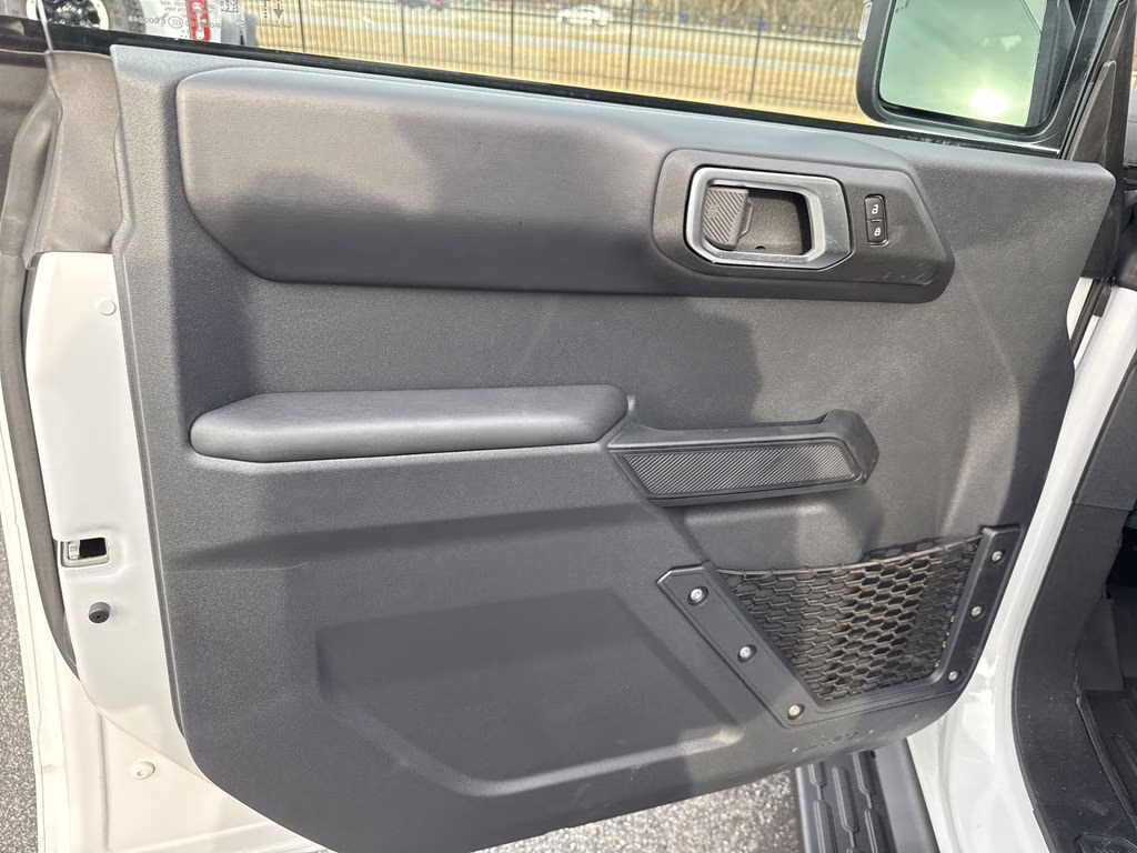 2025 Oxford White Ford Bronco Outer Banks 4X4 SUV