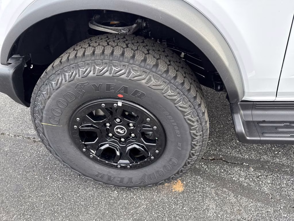 2025 Oxford White Ford Bronco Outer Banks 4X4 SUV