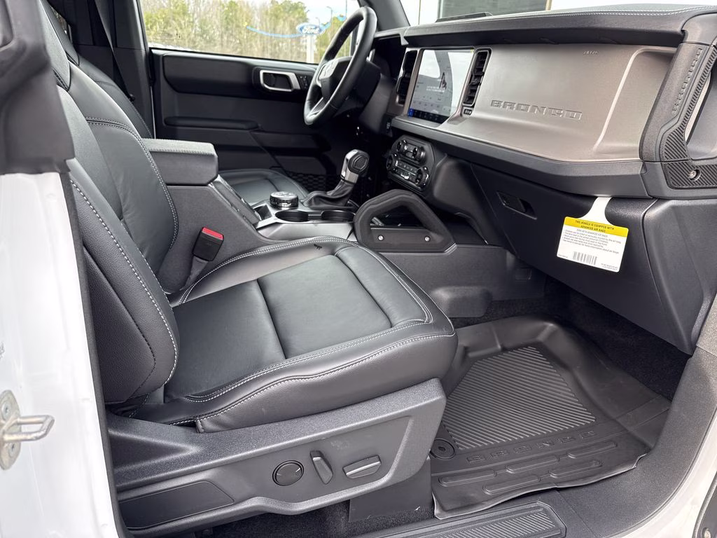 2025 Oxford White Ford Bronco Outer Banks 4X4 SUV