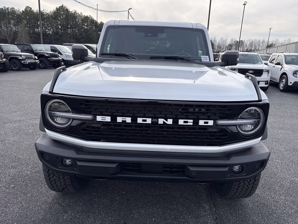 2025 Oxford White Ford Bronco Outer Banks 4X4 SUV