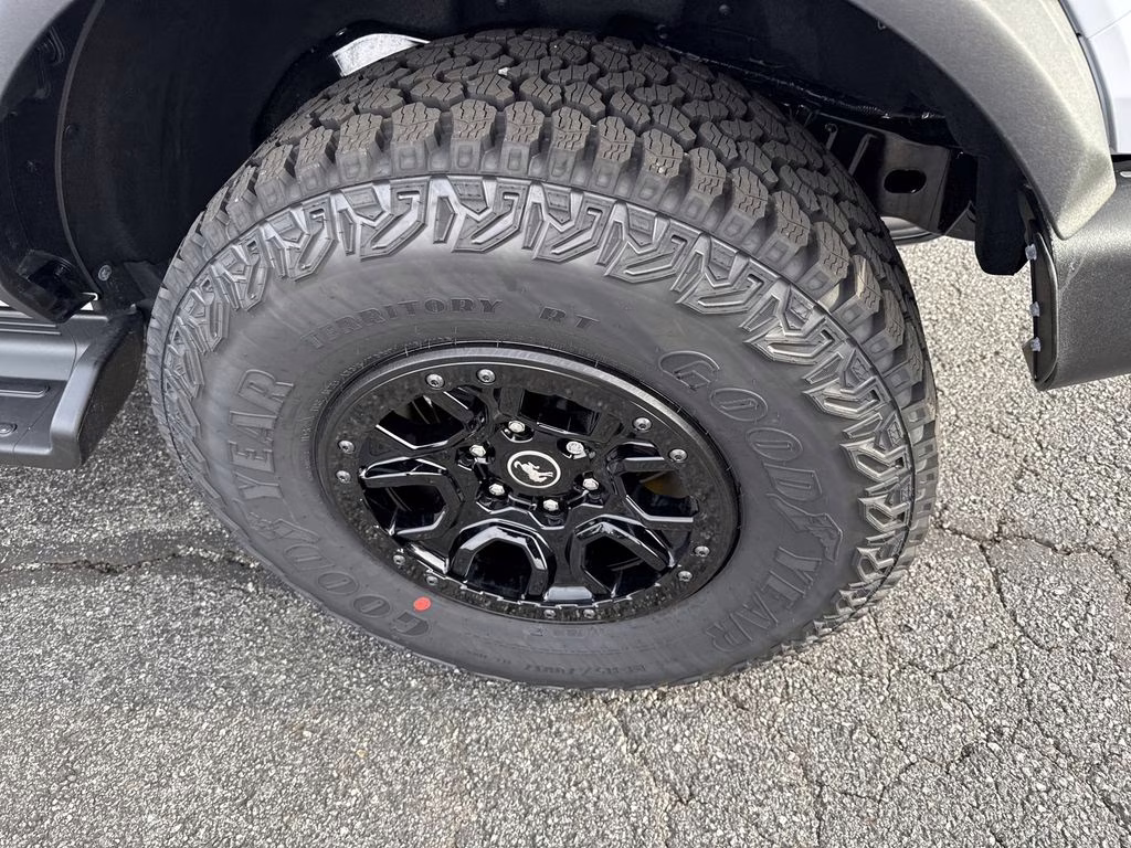 2025 Oxford White Ford Bronco Outer Banks 4X4 SUV