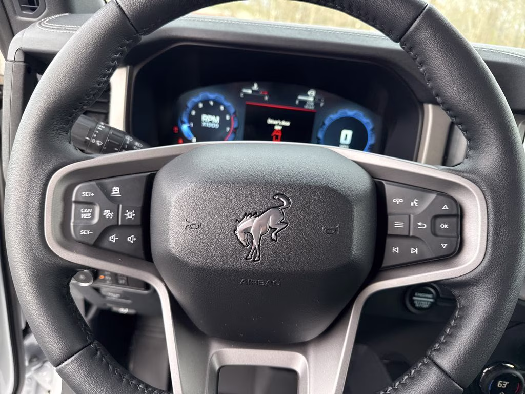 2025 Oxford White Ford Bronco Outer Banks 4X4 SUV