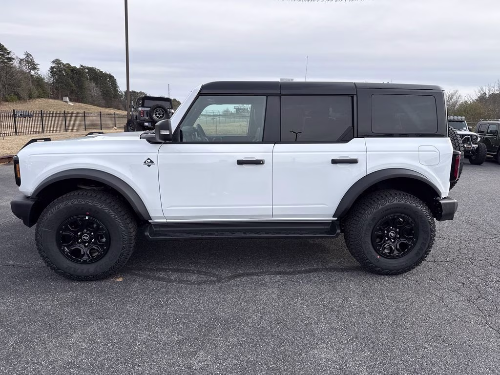 2025 Oxford White Ford Bronco Outer Banks 4X4 SUV
