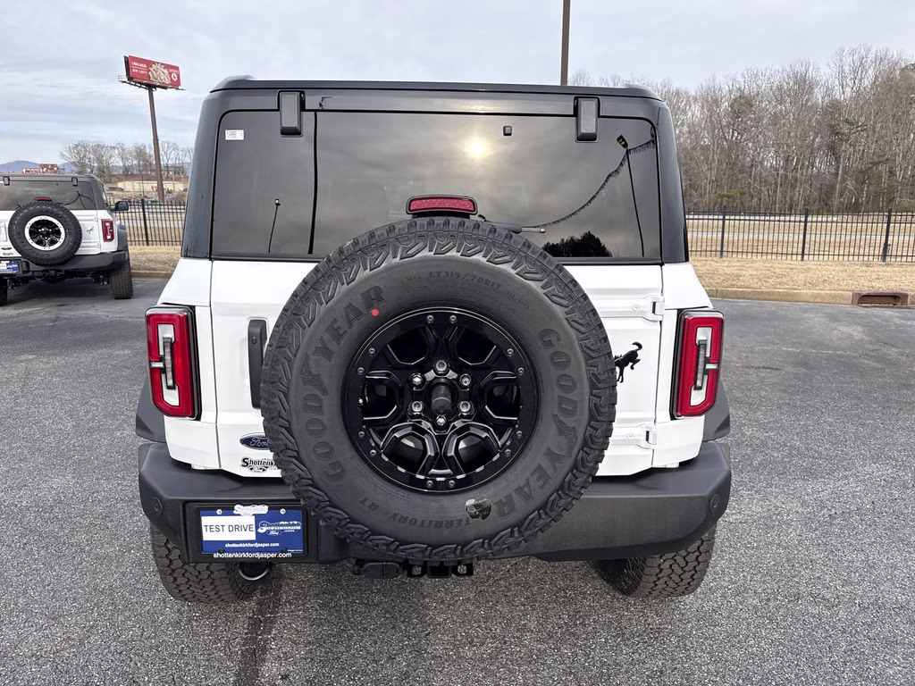 2025 Oxford White Ford Bronco Outer Banks 4X4 SUV