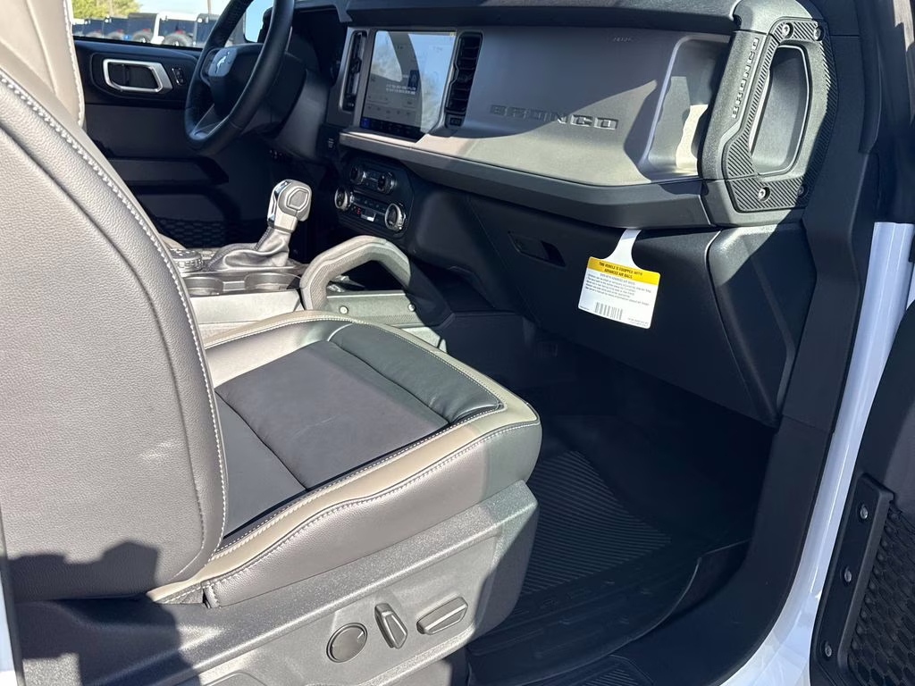 2025 Oxford White Ford Bronco Outer Banks 4X4 SUV