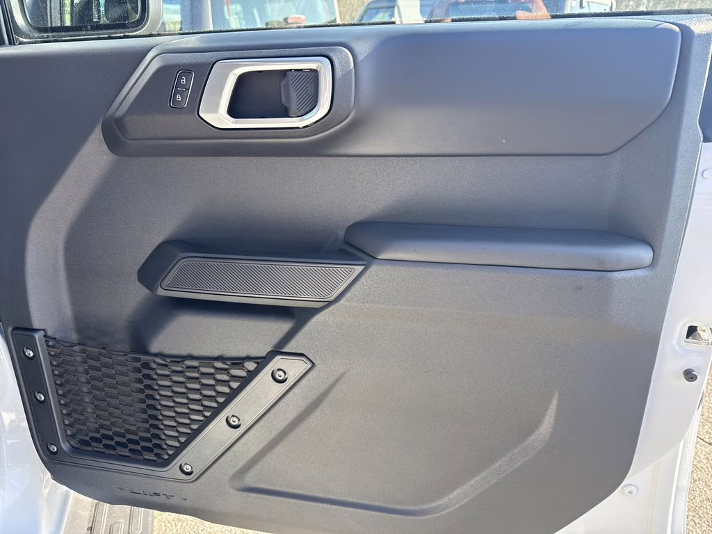 2025 Oxford White Ford Bronco Outer Banks 4X4 SUV