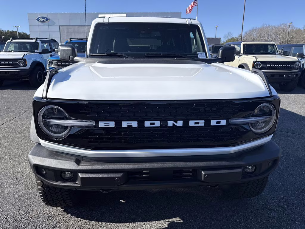 2025 Oxford White Ford Bronco Outer Banks 4X4 SUV