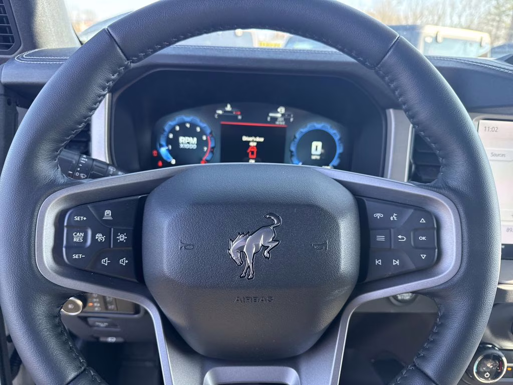 2025 Oxford White Ford Bronco Outer Banks 4X4 SUV