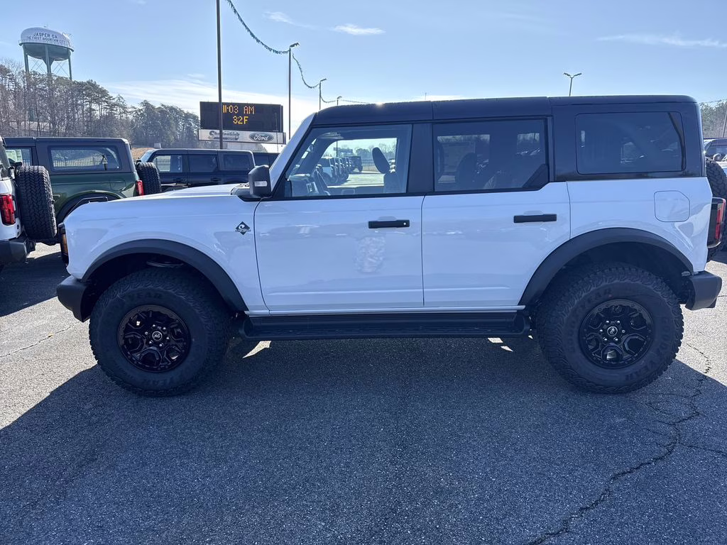 2025 Oxford White Ford Bronco Outer Banks 4X4 SUV