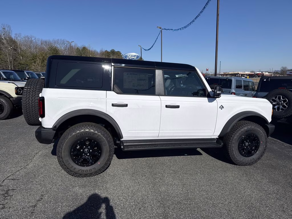 2025 Oxford White Ford Bronco Outer Banks 4X4 SUV