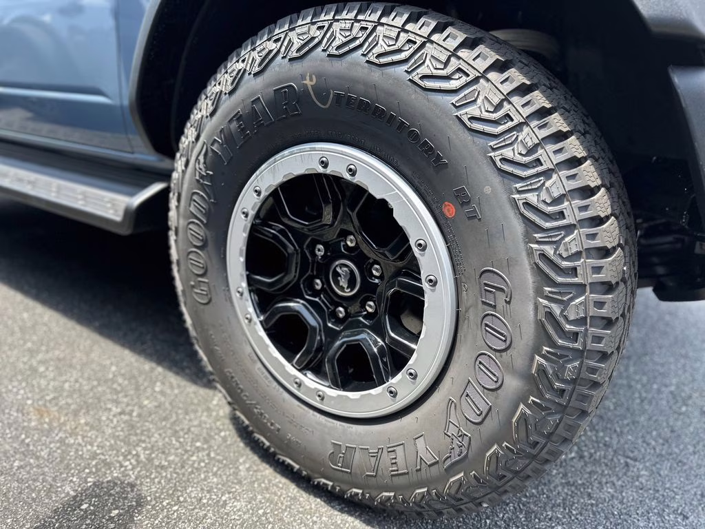 2025 Azure Gray Metallic Tri-Coat Ford Bronco Outer Banks 4X4 SUV