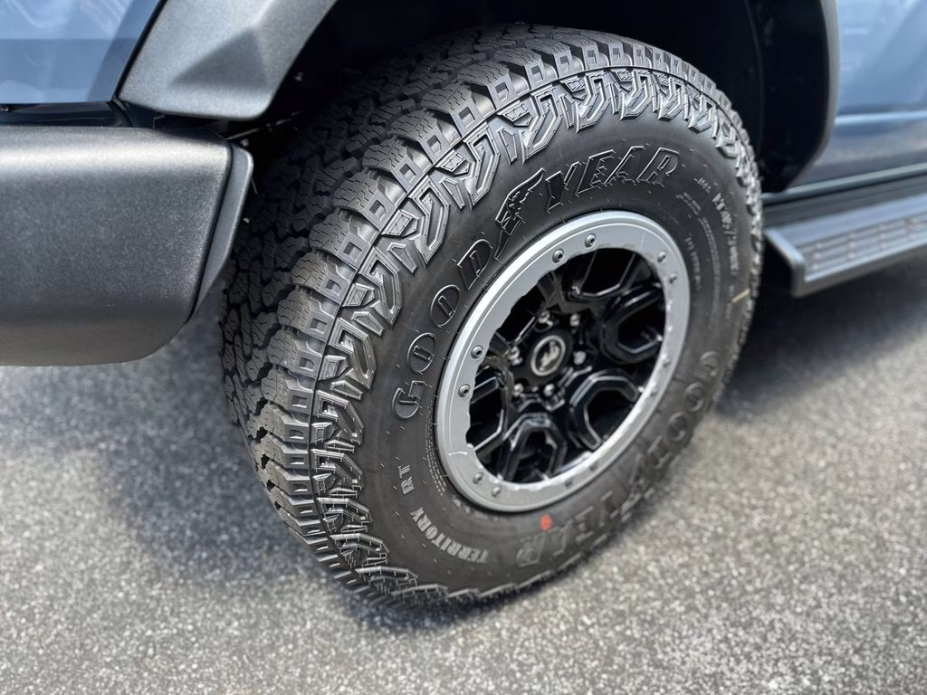 2025 Azure Gray Metallic Tri-Coat Ford Bronco Outer Banks 4X4 SUV