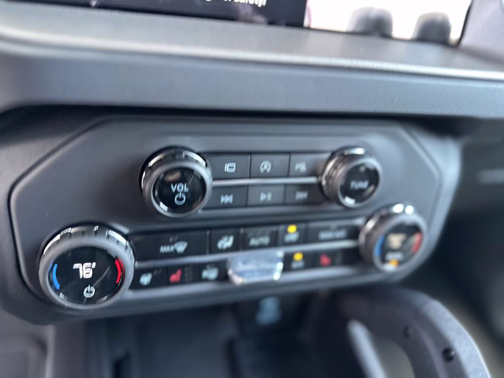 2025 Azure Gray Metallic Tri-Coat Ford Bronco Outer Banks 4X4 SUV