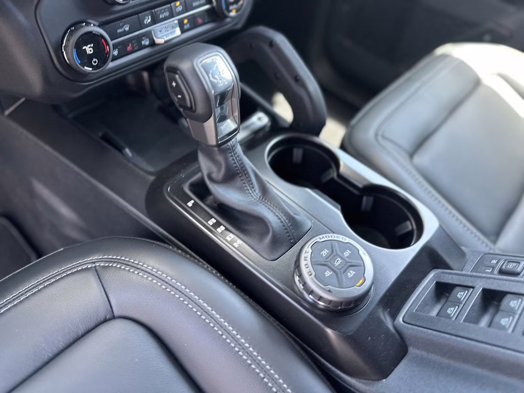 2025 Azure Gray Metallic Tri-Coat Ford Bronco Outer Banks 4X4 SUV