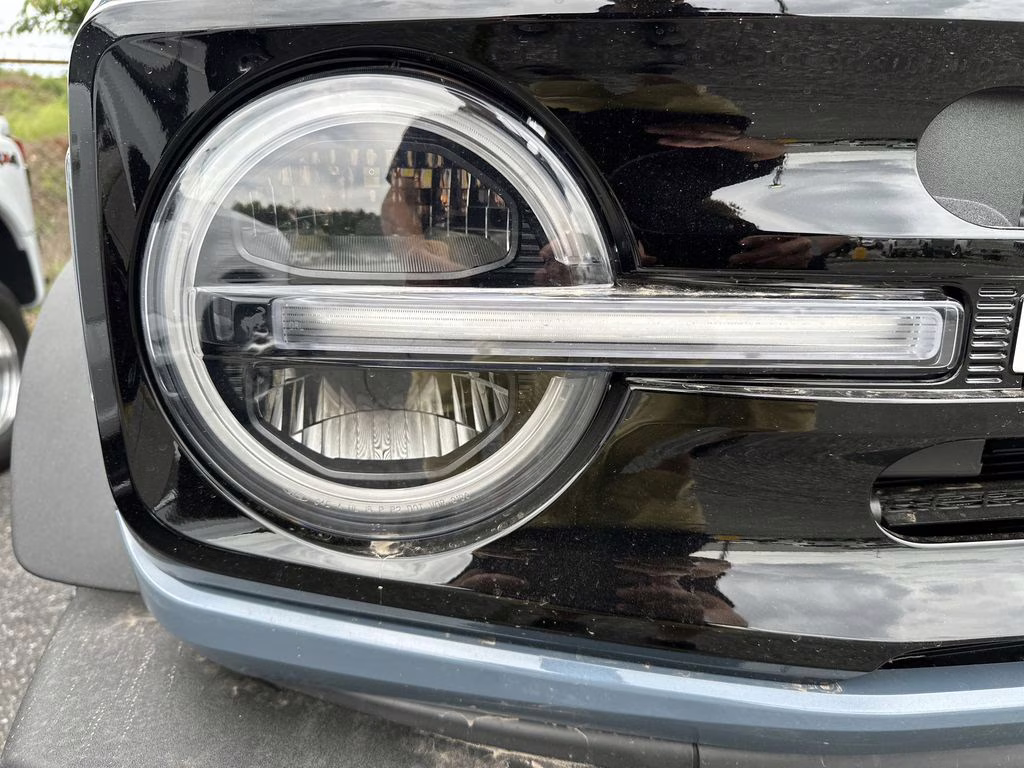 2025 Azure Gray Metallic Tri-Coat Ford Bronco Outer Banks 4X4 SUV