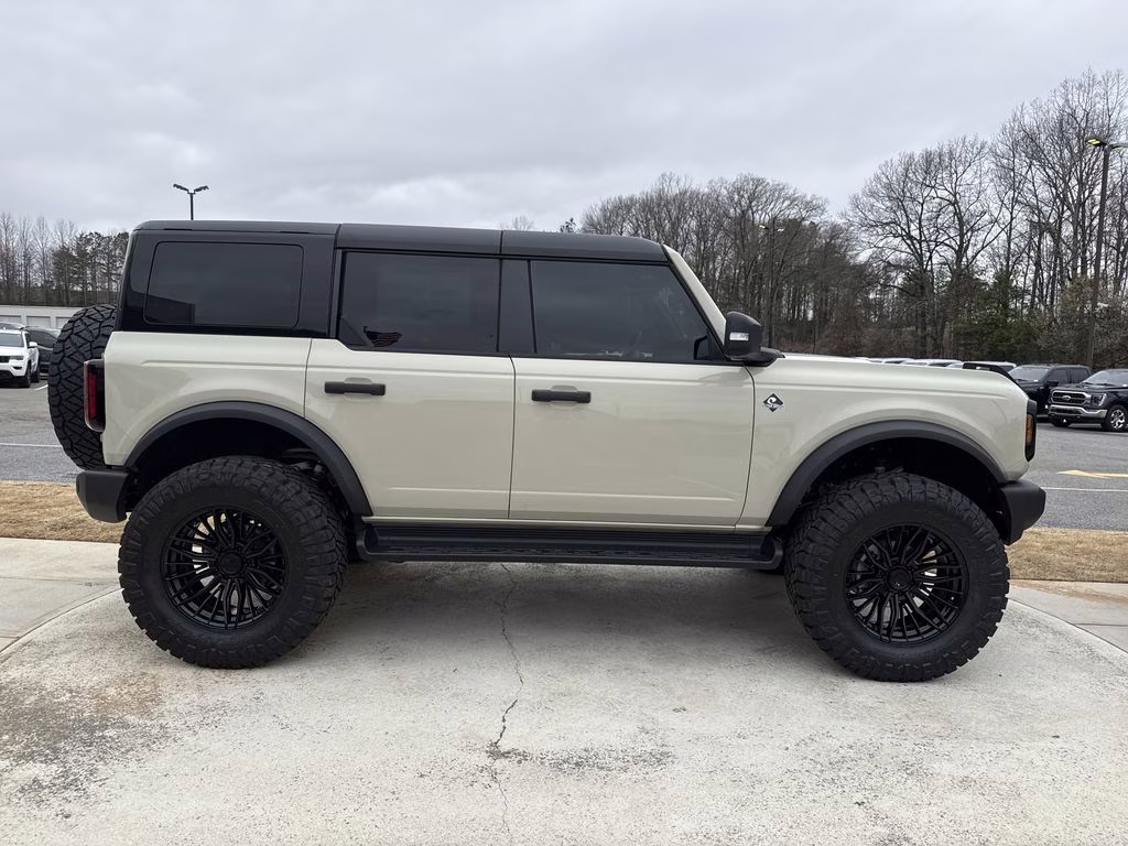 2025 Desert Sand Ford Bronco Outer Banks 4X4 SUV