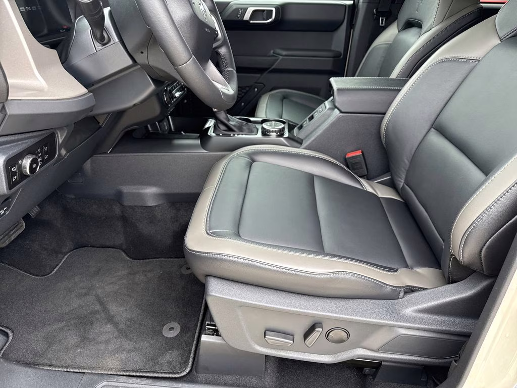 2025 Desert Sand Ford Bronco Outer Banks 4X4 SUV