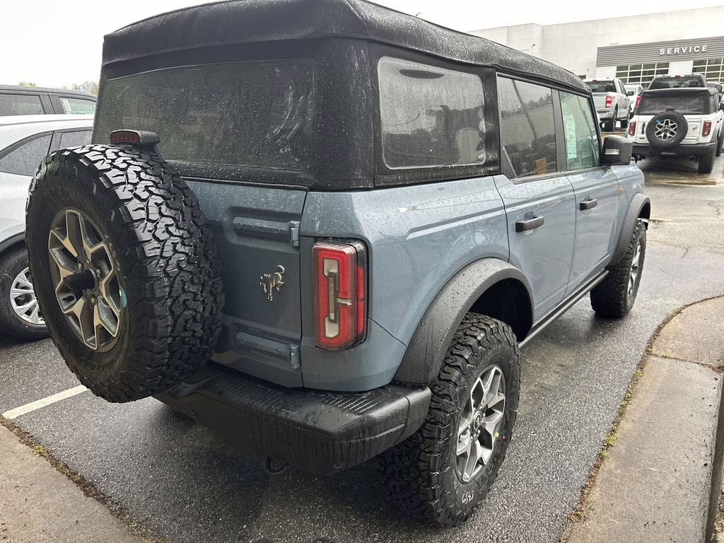 2025 Azure Gray Metallic Ford Bronco Badlands 4X4 SUV
